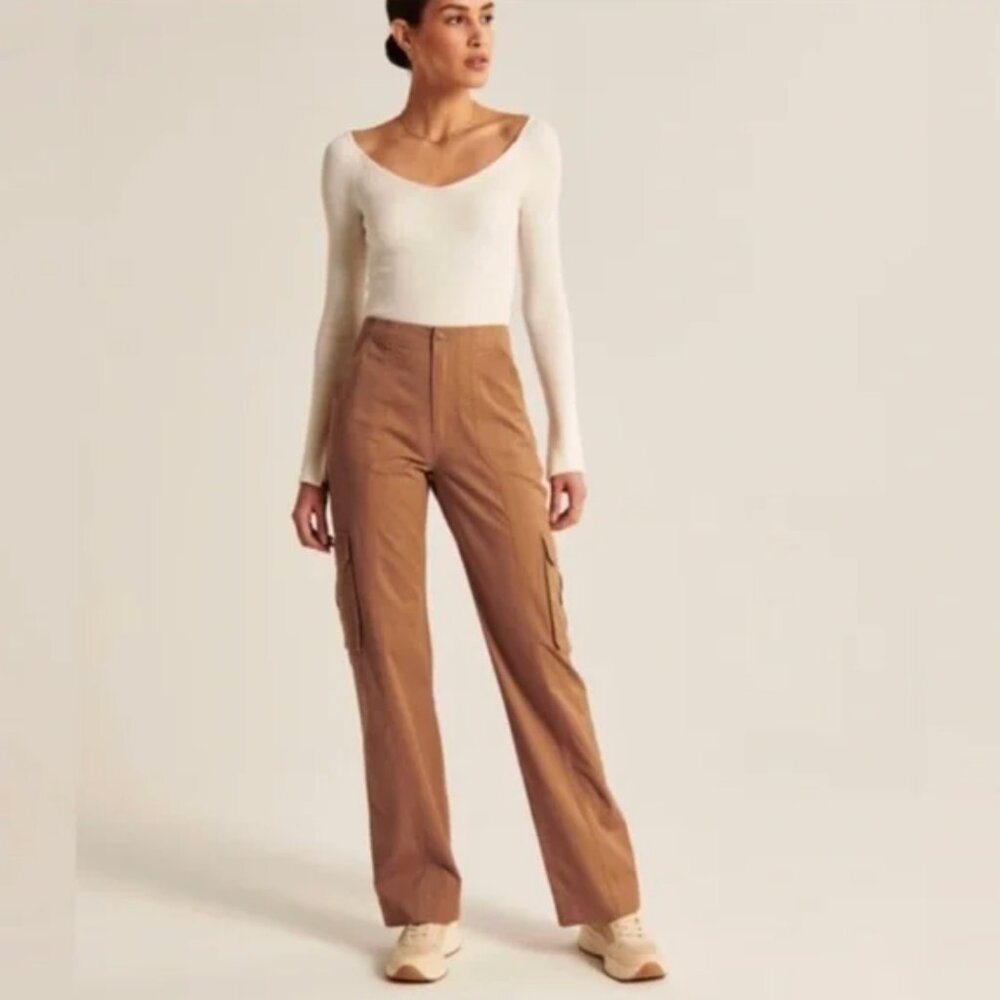 NWT Abercrombie & Fitch | SHORT Loose Fit Cargo Pants in Caramel Tan | 31 Short